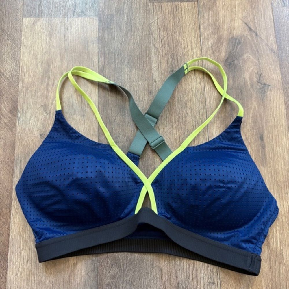 Lightweight by Victoria's Secret 34C Navy Sports Bra Athletic Strappy Preppy